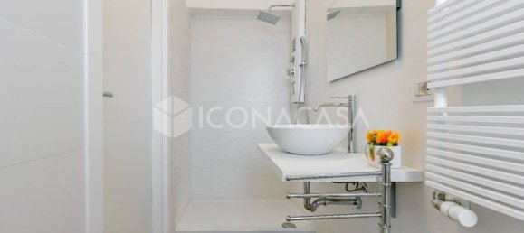 2 bedrooms Apartment in Milan, Italy No. 356508 14