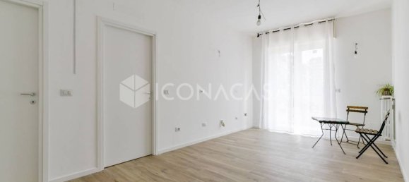 2 bedrooms Apartment in Milan, Italy No. 356508 3