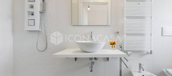 2 bedrooms Apartment in Milan, Italy No. 356508 13