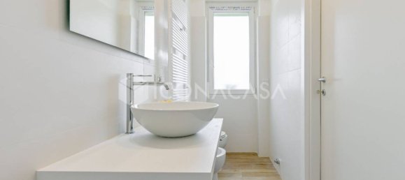 2 bedrooms Apartment in Milan, Italy No. 356508 11