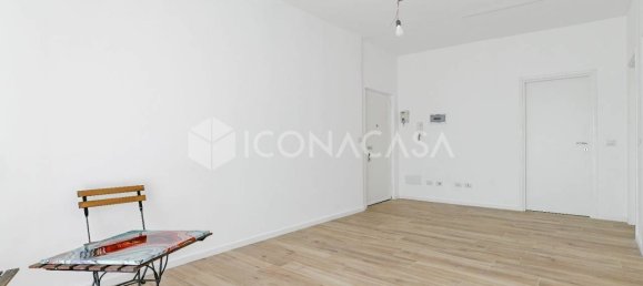 2 bedrooms Apartment in Milan, Italy No. 356508 4
