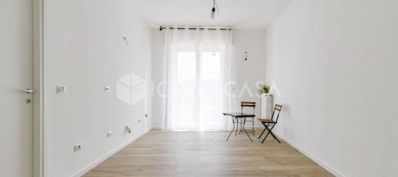 2 bedrooms Apartment in Milan, Italy No. 356508 2