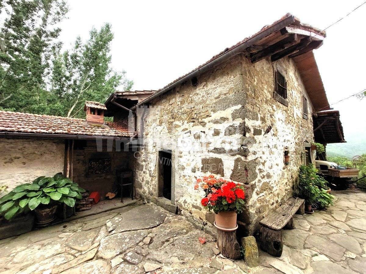 140m² Warehouse in Arezzo, Italy No. 259428