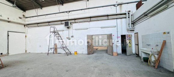 4 rooms Warehouse in Reggio Emilia, Italy No. 322105 3