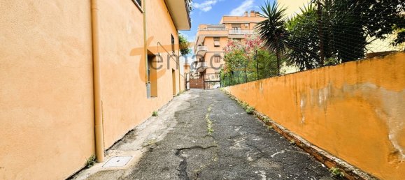 16m² Garage in Rome, Italy No. 198697 5
