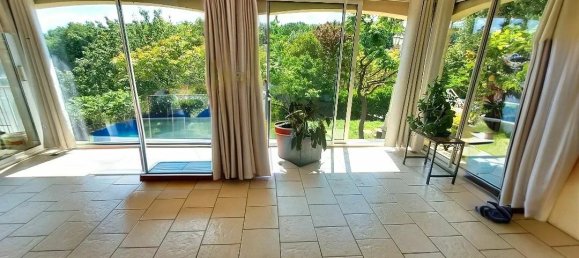 4 bedrooms House in Estillac, France No. 108372 3