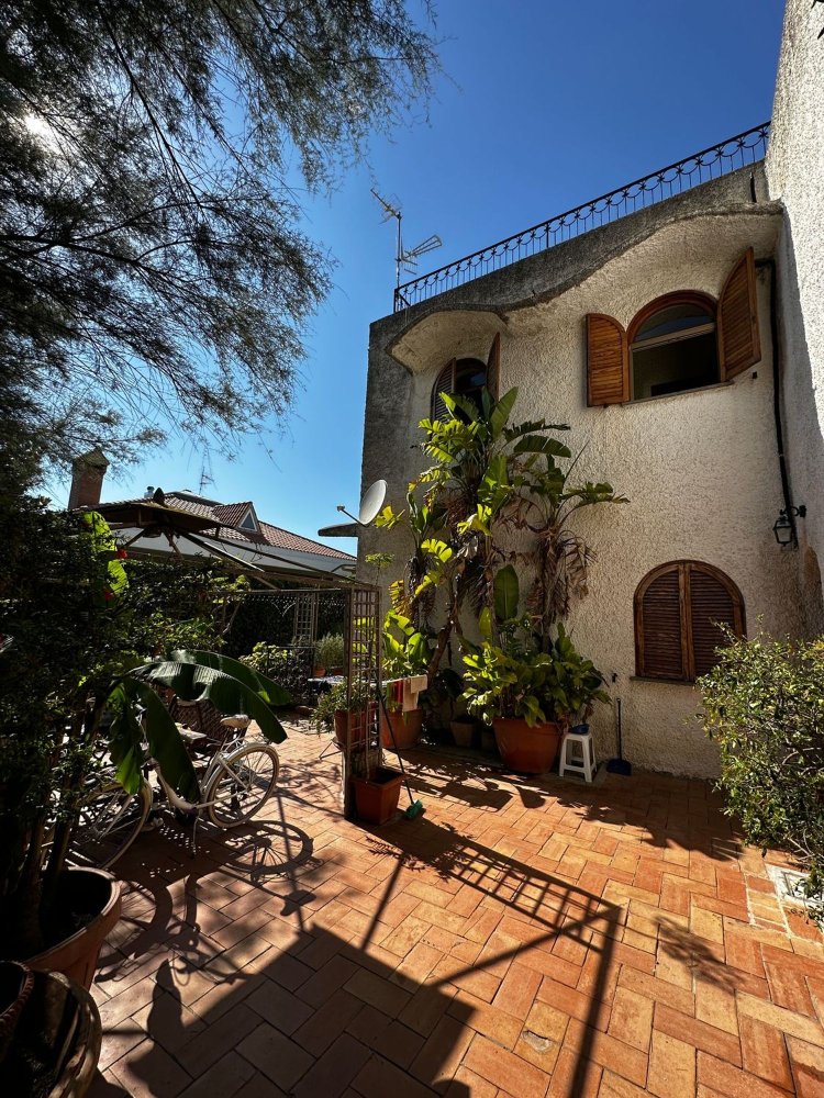 15-salle Villa à Civitavecchia, Italy No. 293358