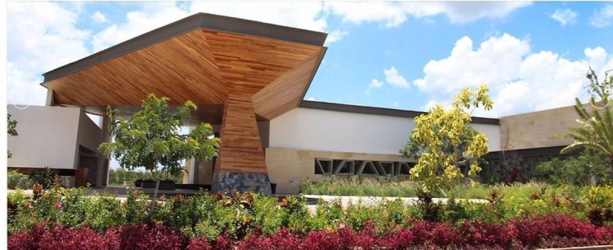 Casa de 3 dormitorios en Mérida, Mexico No. 48623