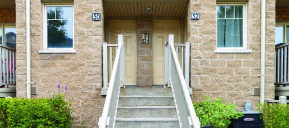 2 bedrooms House in Mississauga, Canada No. 917 3