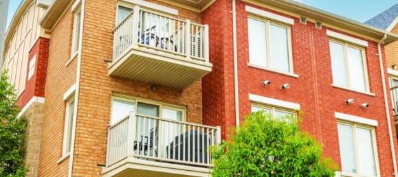 2 bedrooms House in Mississauga, Canada No. 917 2