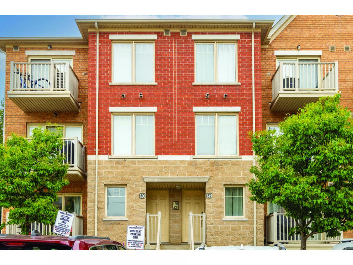 2 bedrooms House in Mississauga, Canada No. 917