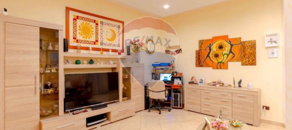 2 bedrooms Apartment in Bari, Italy No. 65619 4