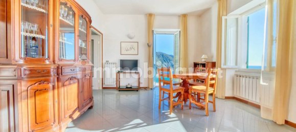 2 bedrooms Apartment in Vernazza, Italy No. 70083 3