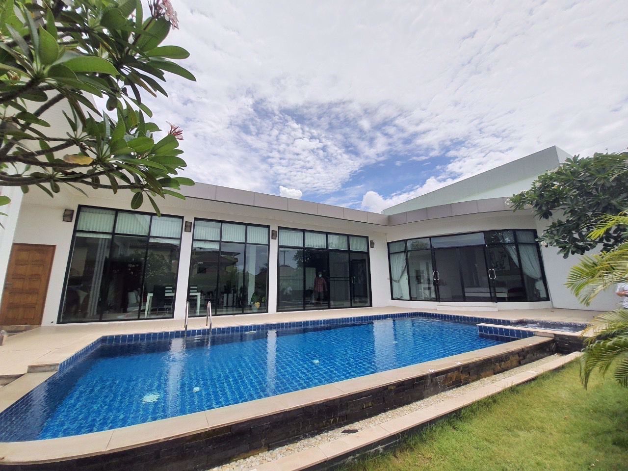 3 bedrooms Cafe / restaurant in Bang Lamung, Thailand No. 4934