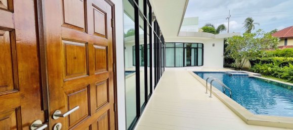 3 bedrooms Cafe / restaurant in Bang Lamung, Thailand No. 4934 18