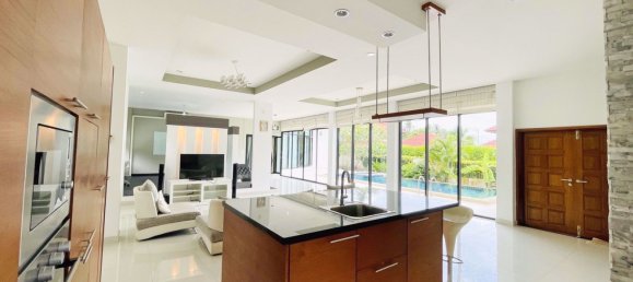 3 bedrooms Cafe / restaurant in Bang Lamung, Thailand No. 4934 12