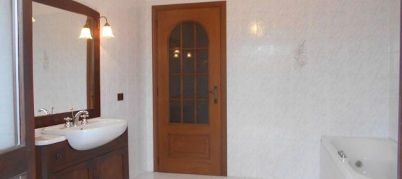 5 rooms Castles in Camino, Italy No. 228184 16