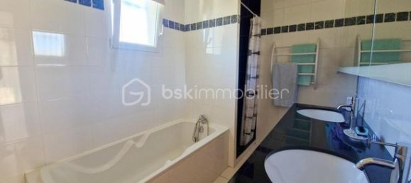 3 bedrooms Villa in Occitanie, France No. 279963 10