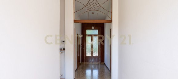8-Zimmer Villa in Rescaldina, Italy, Nr. 310621 11