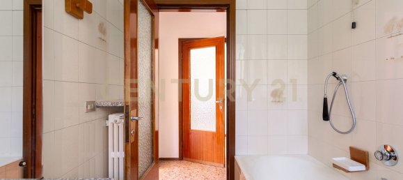 8-Zimmer Villa in Rescaldina, Italy, Nr. 310621 18