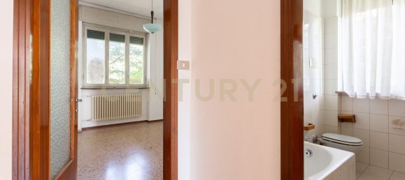 8-Zimmer Villa in Rescaldina, Italy, Nr. 310621 22
