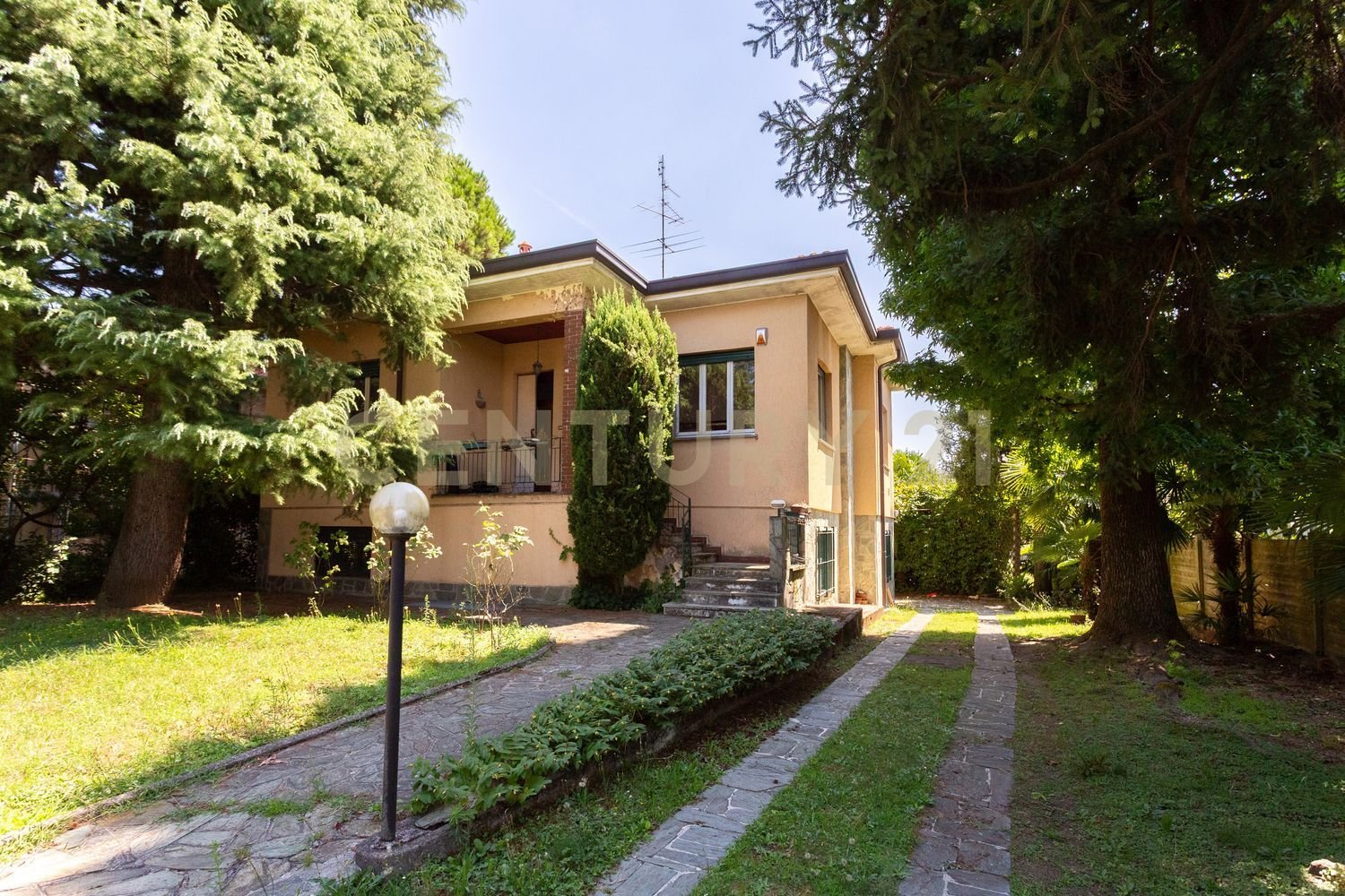 8-Zimmer Villa in Rescaldina, Italy, Nr. 310621
