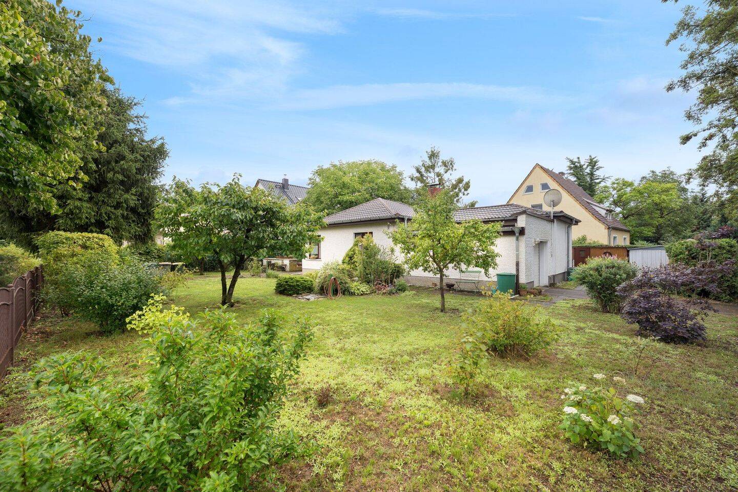 Bungalow de 2 dormitorios en Biesdorf, Germany No. 371651