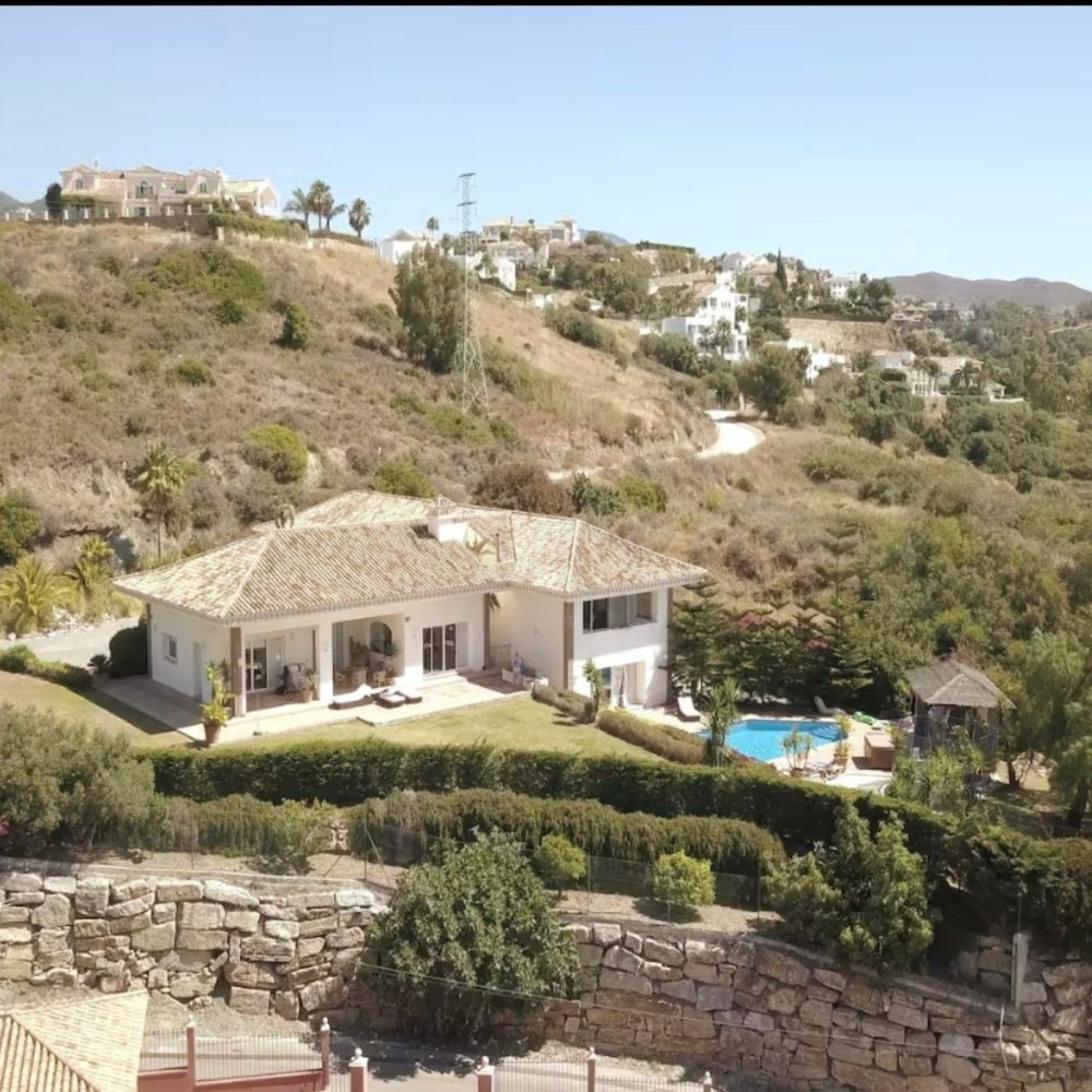 5 bedrooms Villa in Benahavis, Spain No. 139715