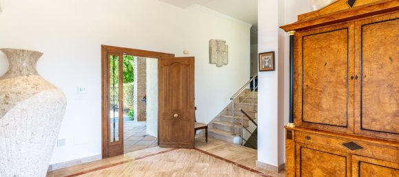 5 bedrooms Villa in Benahavis, Spain No. 139715 22