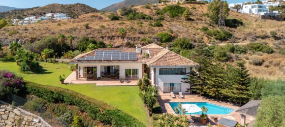 5 bedrooms Villa in Benahavis, Spain No. 139715 2
