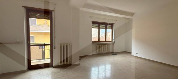 Apartamento de 5 divisões em Avezzano, Italy N.º 21767 13