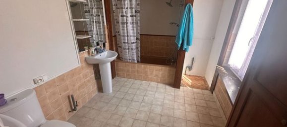 2 bedrooms House in Issoudun, France No. 305267 6