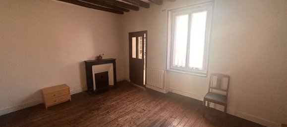 2 bedrooms House in Issoudun, France No. 305267 5