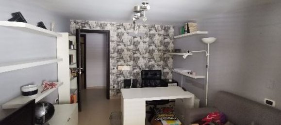 7 rooms Apartment in Marcianise, Italy No. 251856 3