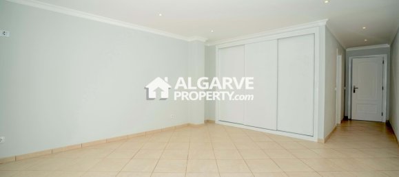 6 bedrooms Villa in Faro, Portugal No. 127400 2