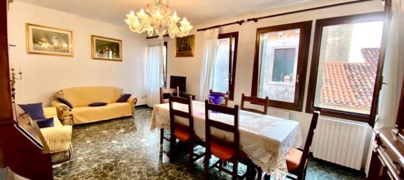 6 rooms Apartment in Venice, Italy No. 31608 4