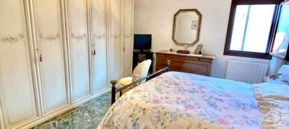 6 rooms Apartment in Venice, Italy No. 31608 9