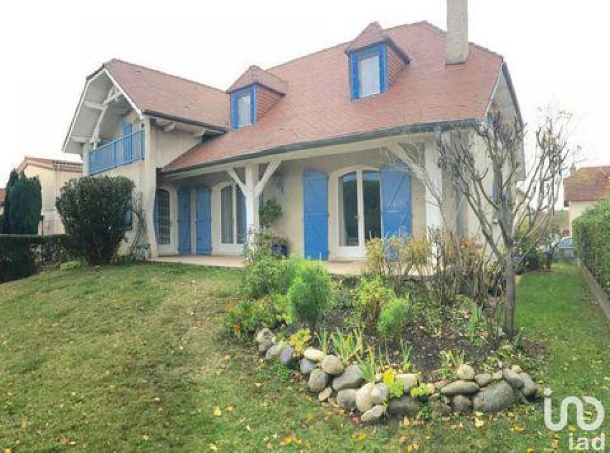 5 bedrooms House in Tarbes, France No. 28466