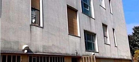 5 rooms Apartment in Cassano Magnago, Italy No. 1673 16