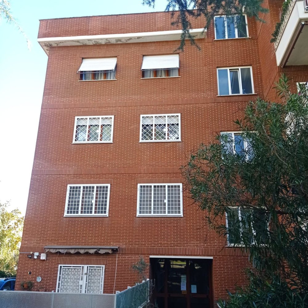 40m² Garage in Rome, Italy No. 48574