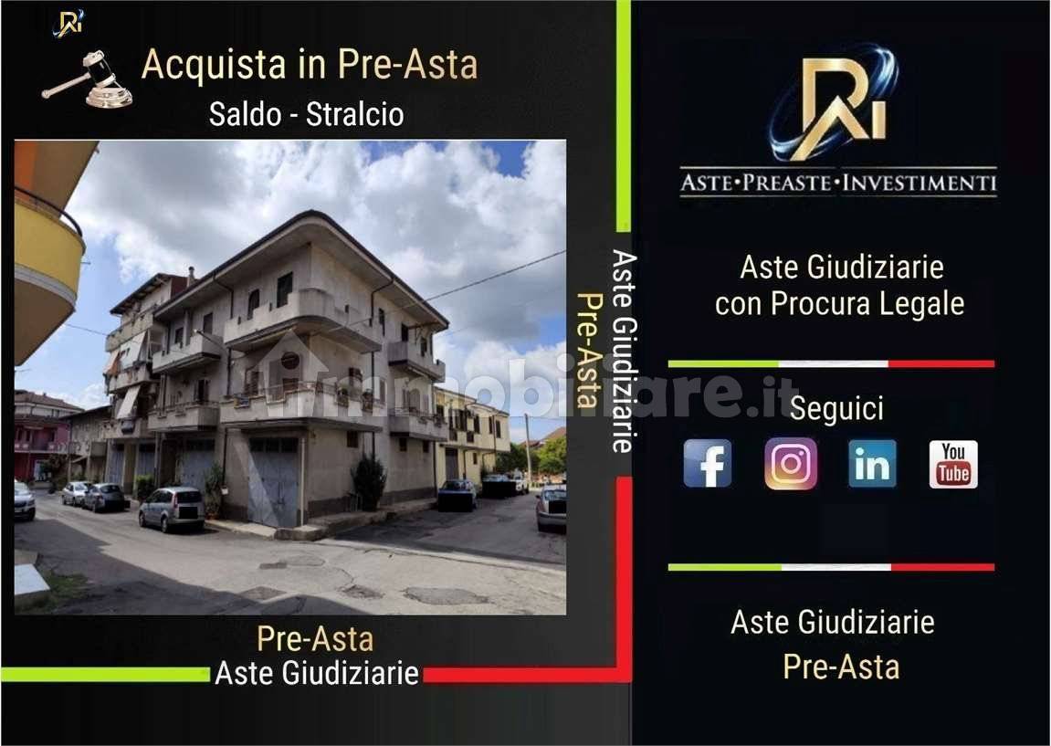 3 bedrooms Apartment in Mileto, Italy No. 238691