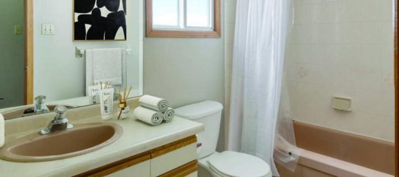 6 bedrooms House in Thorold, Canada No. 541 12