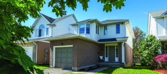 6 bedrooms House in Thorold, Canada No. 541 2