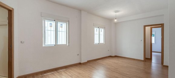 Apartamento de 3 dormitorios en Granada, Spain No. 157240 3