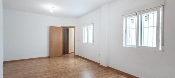 Apartamento de 3 dormitorios en Granada, Spain No. 157240 2