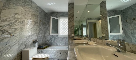 3 bedrooms Apartment in Marbella, Spain No. 104411 6