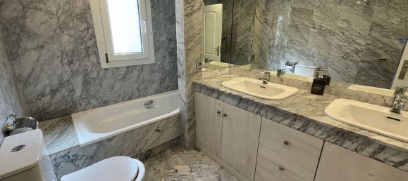 3 bedrooms Apartment in Marbella, Spain No. 104411 4