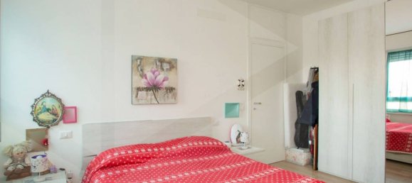 3 rooms Apartment in Baranzate, Italy No. 17200 8