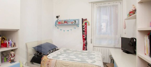 3 rooms Apartment in Baranzate, Italy No. 17200 9