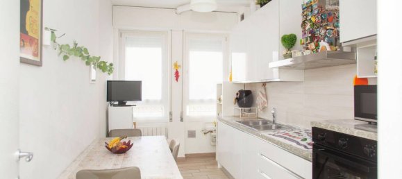 3 rooms Apartment in Baranzate, Italy No. 17200 22